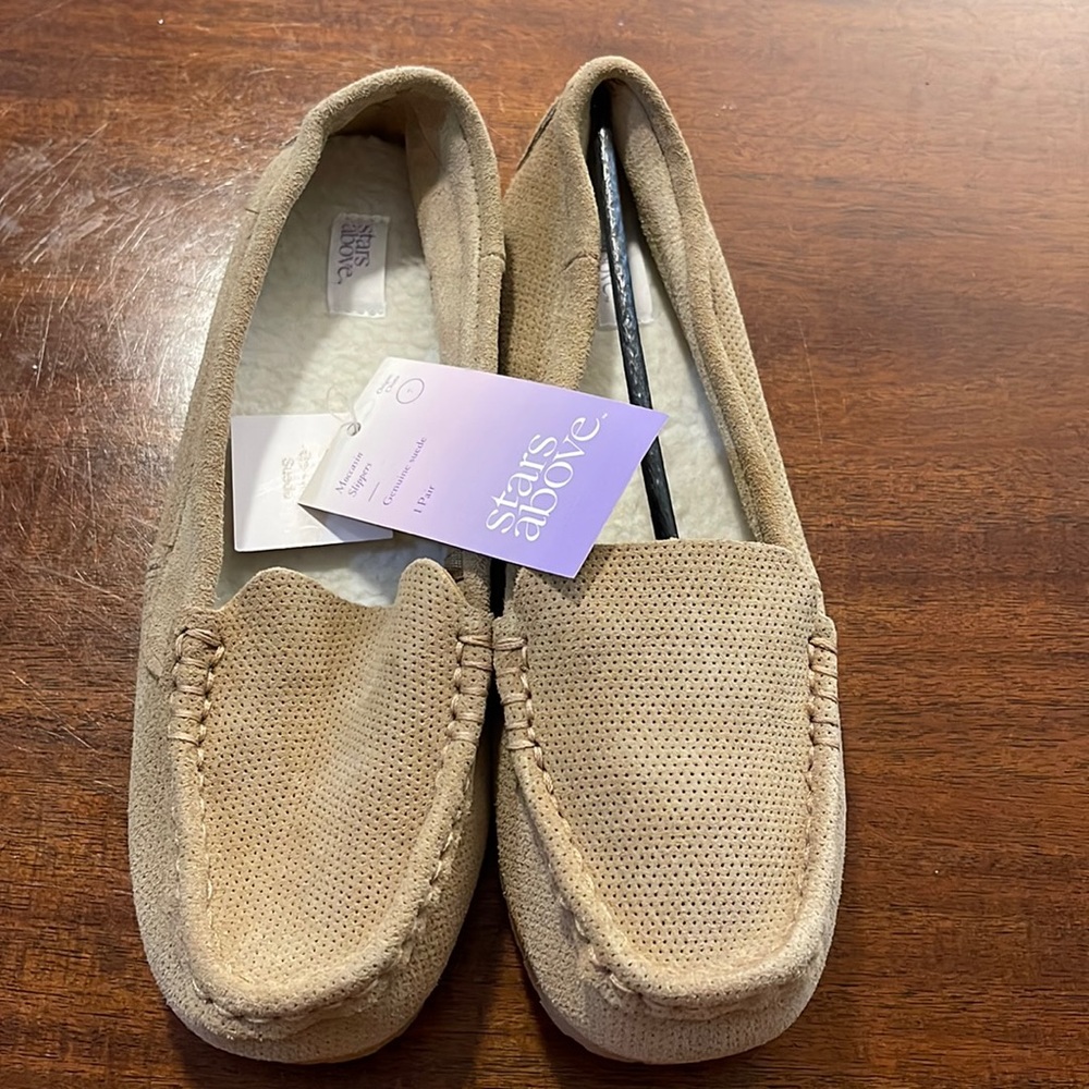 NWT Women’s size 7 slip on shoes